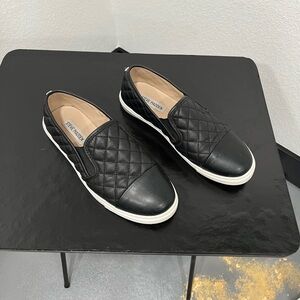 Steve Madden Zander black quilted slip ons